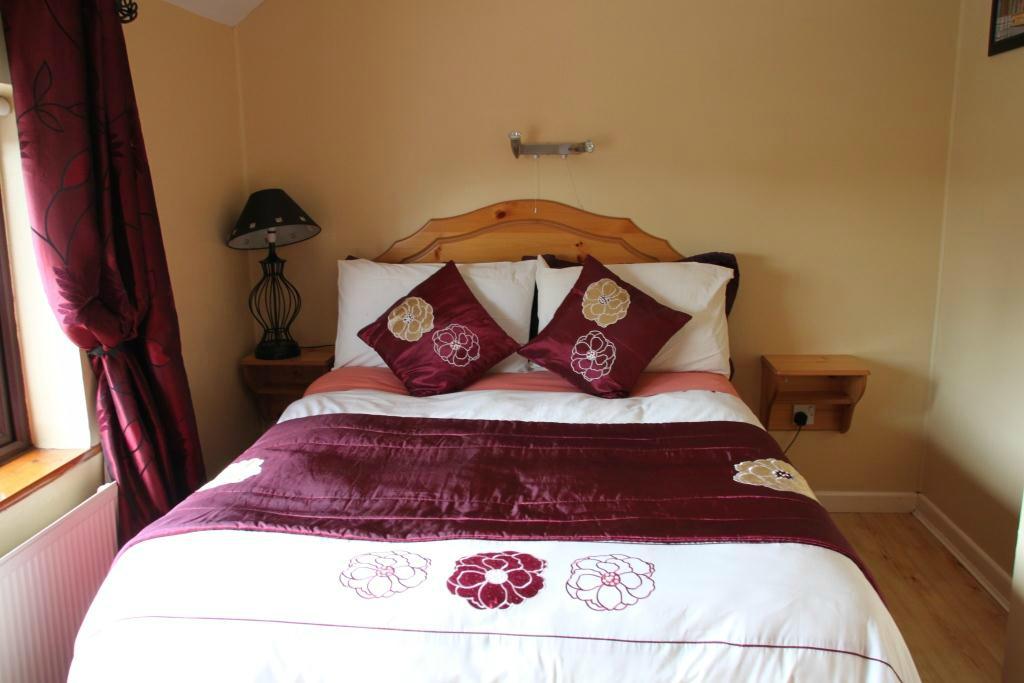 LEENS BED AND BREAKFAST - B&B Reviews (Killarney, Ireland)