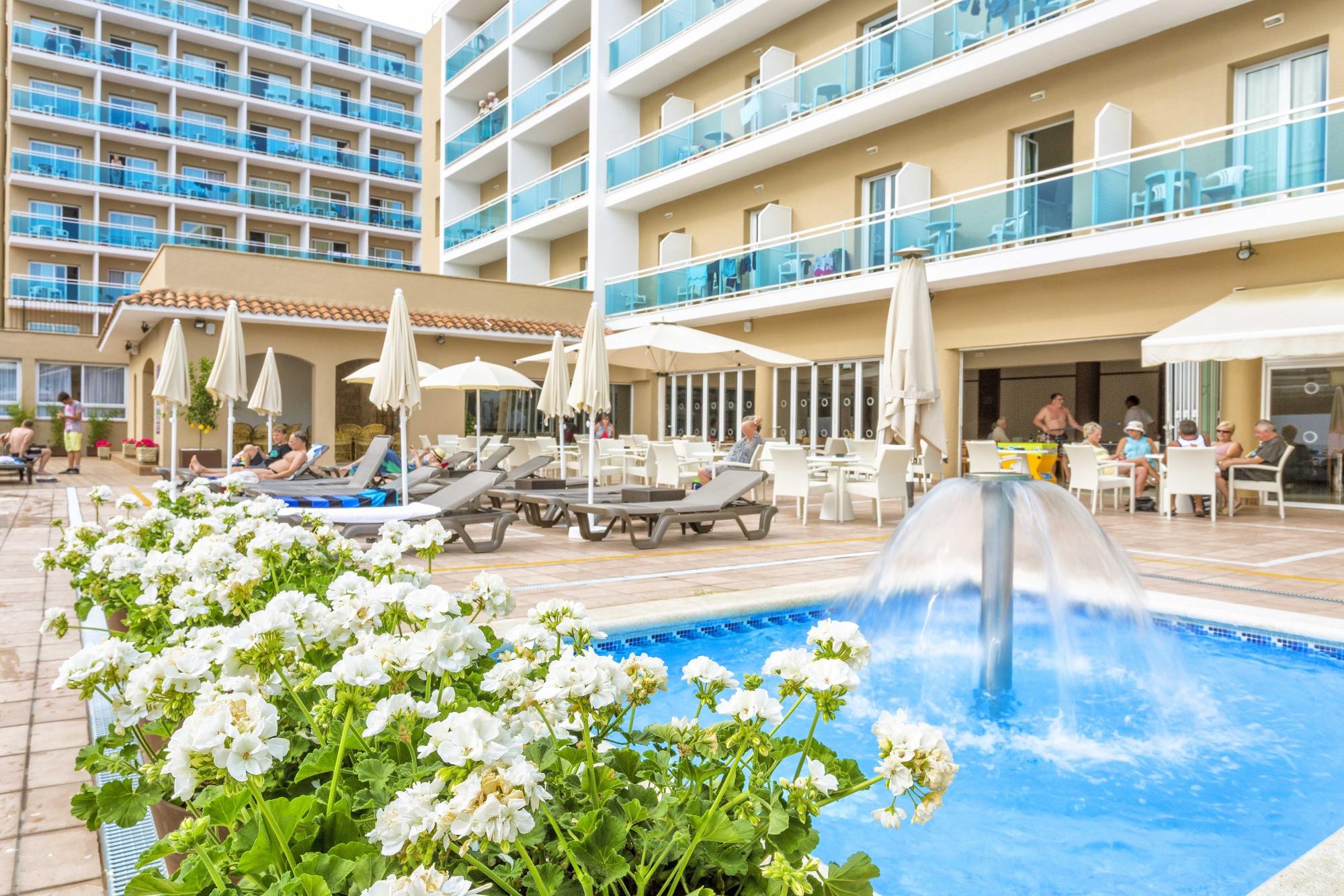 Hotel photo 6 of ALEGRIA Maripins.