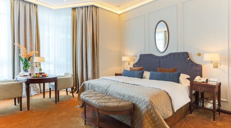 Grand Deluxe Bedroom