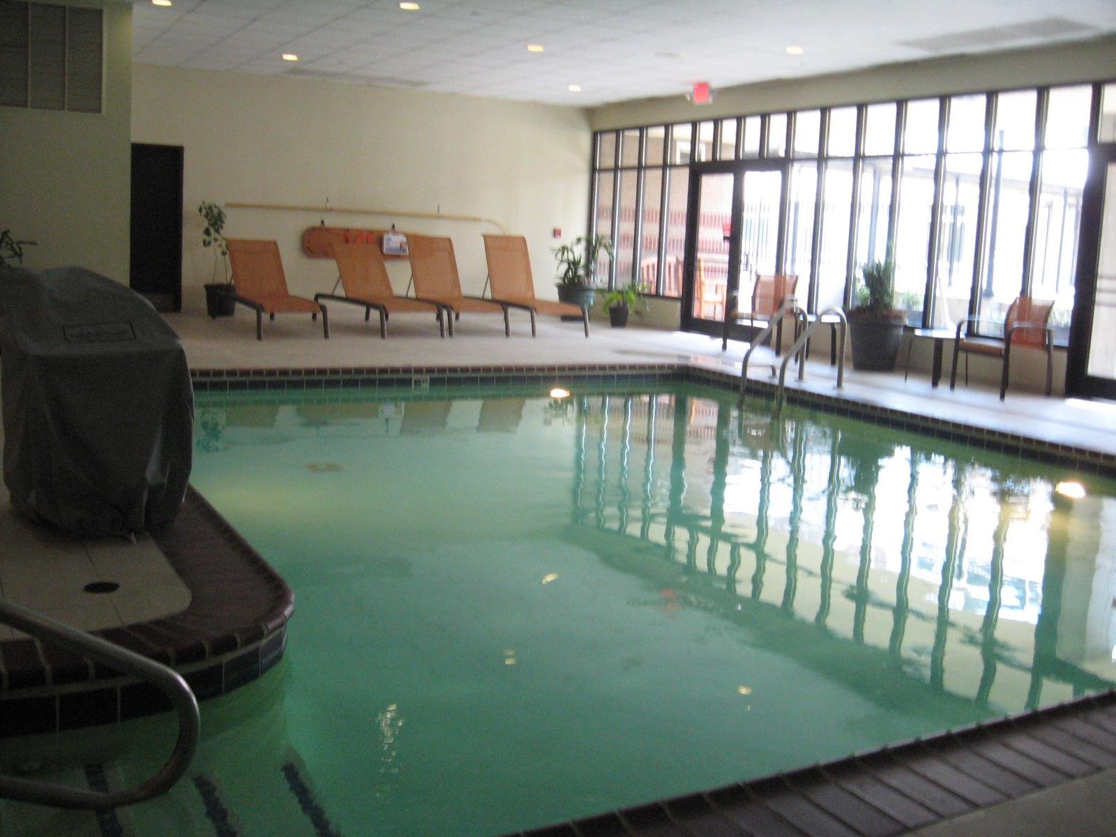 COURTYARD BY MARRIOTT LOUISVILLE DOWNTOWN 149 1 9 1 Updated   Indoor Heated Pool 