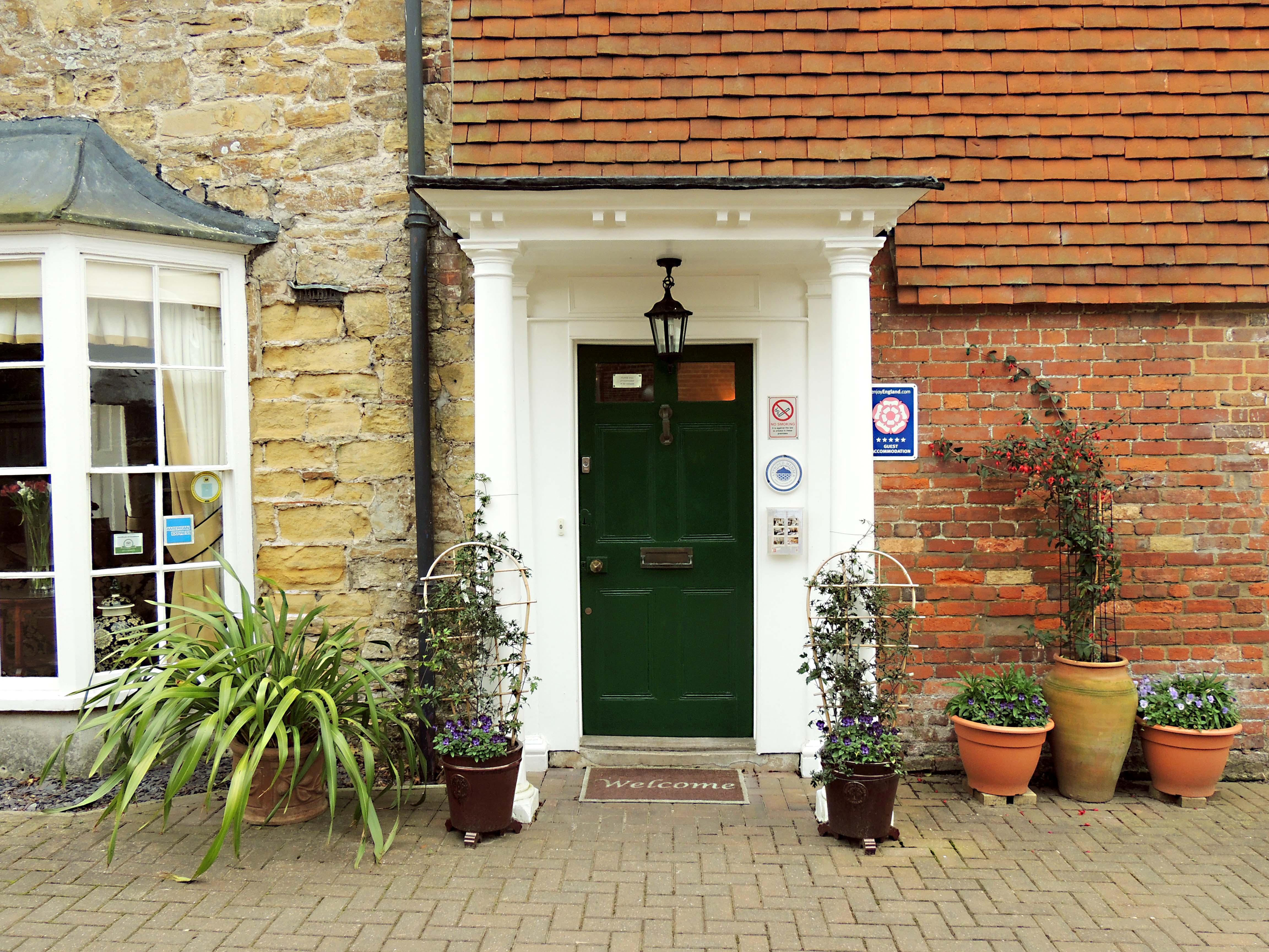 Hotel photo 1 of Willow Tree House.