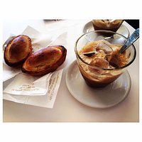 Pasticciotto e caffè con ghiaccio da provare!