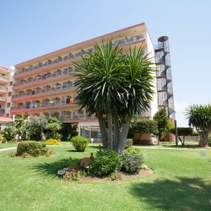 Helios Mallorca Hotel & Apartments in Majorca, image may contain: Hotel, Resort, Pool, Water