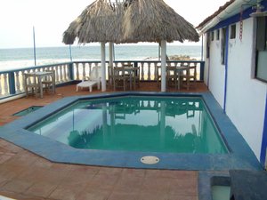 Piscina y playa