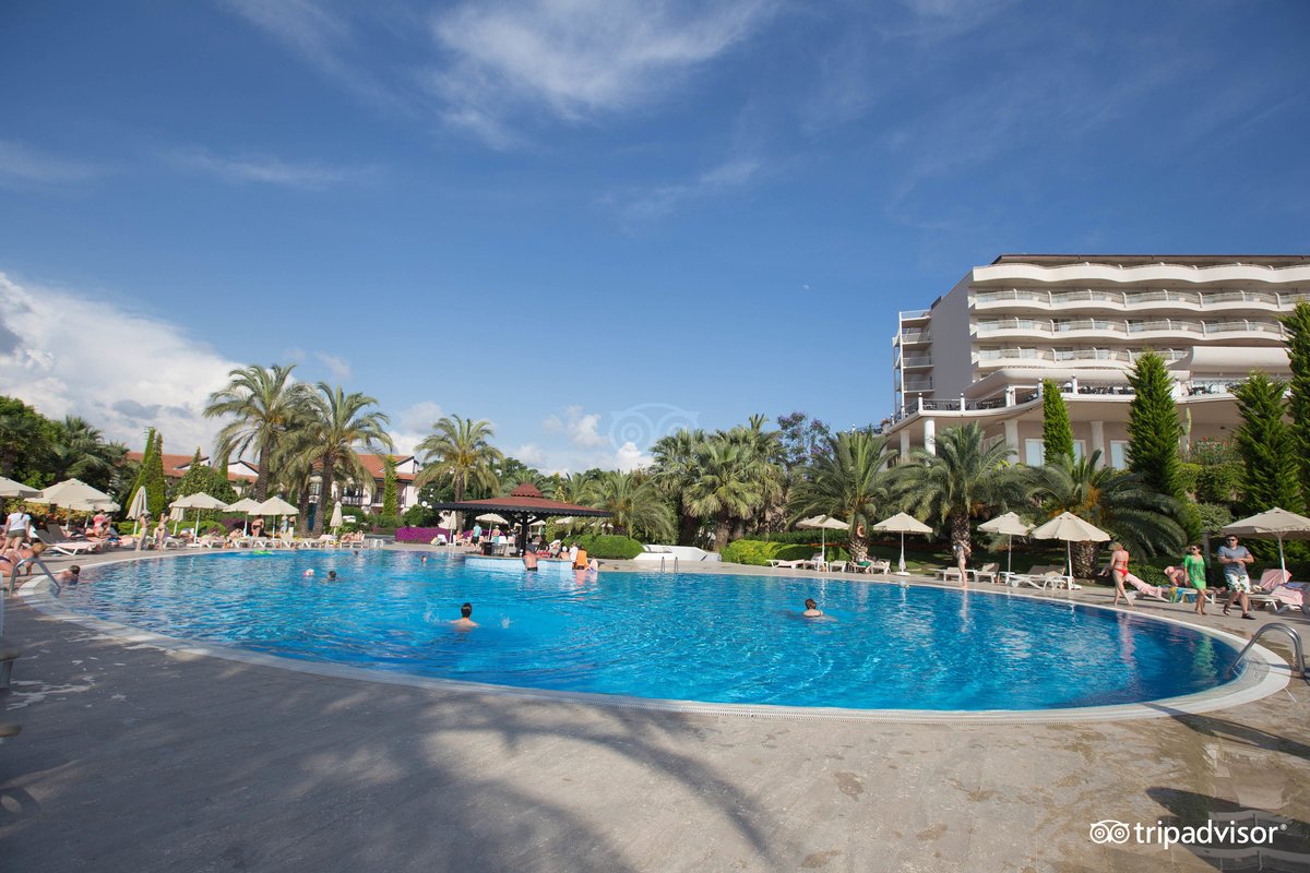 Sunrise Resort Hotel Pool Pictures & Reviews - Tripadvisor