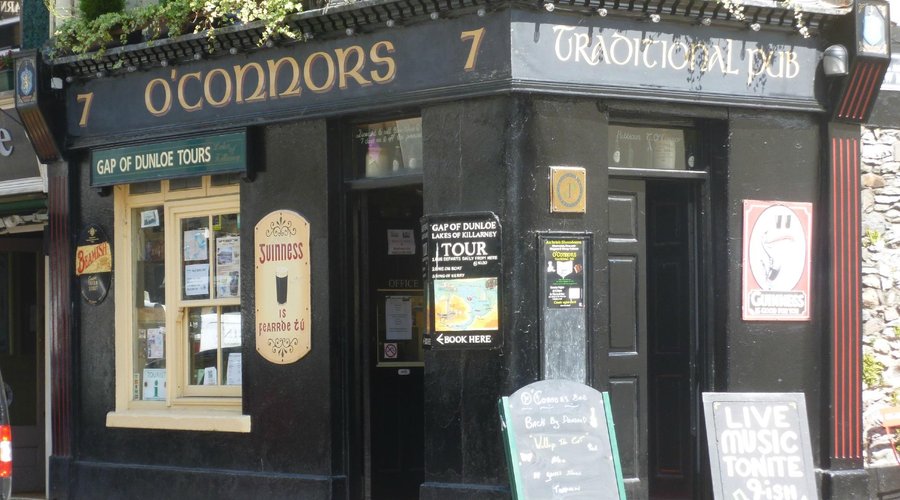 UN CHARMANT PUB IRLANDAIS
