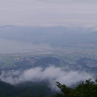 山頂の一歩手前から見た陸前高田市街