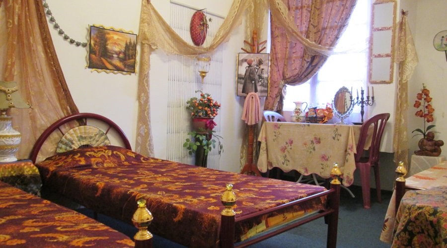 Family bedroom called the 'G' crest