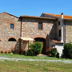 Un lato dell'agriturismo