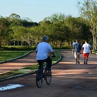 Pista para caminhadas e ciclismo.