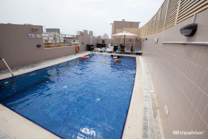 Landmark Grand Hotel Pool: Pictures & Reviews - Tripadvisor