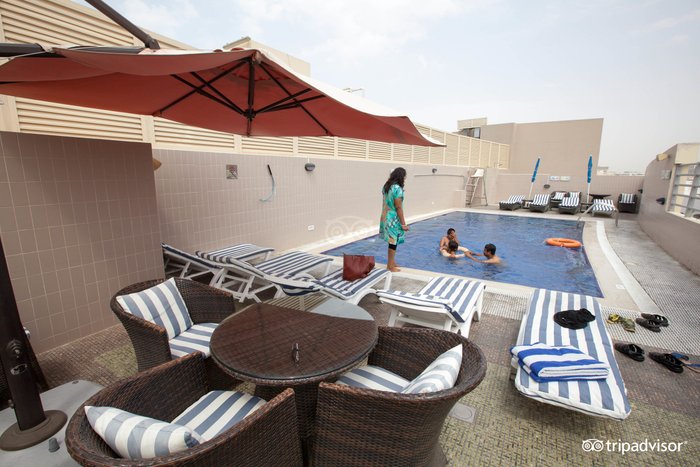 Landmark Grand Hotel Pool: Pictures & Reviews - Tripadvisor