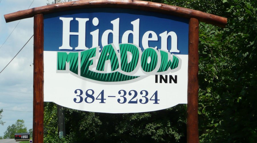 Hidden Meadow Inn Sign