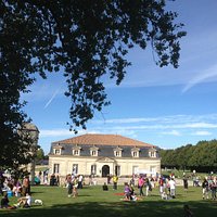 Fin de journée de festival Rochefort en Accords, on est bien sur le site de la Corderie Royale