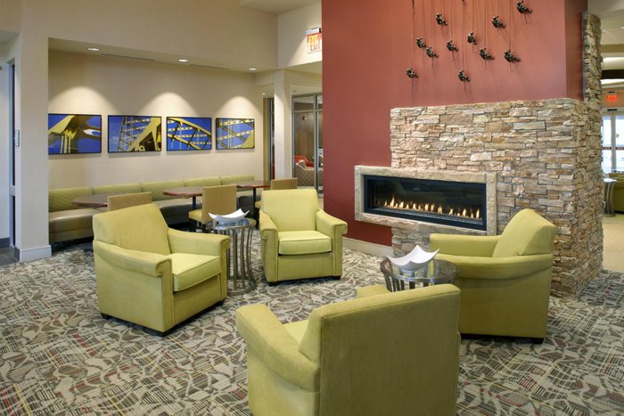 HOMEWOOD SUITES BY HILTON PITTSBURGH AIRPORT ROBINSON MALL AREA PA ...