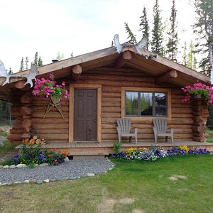 Front view of Cloudberry Cabin B&B