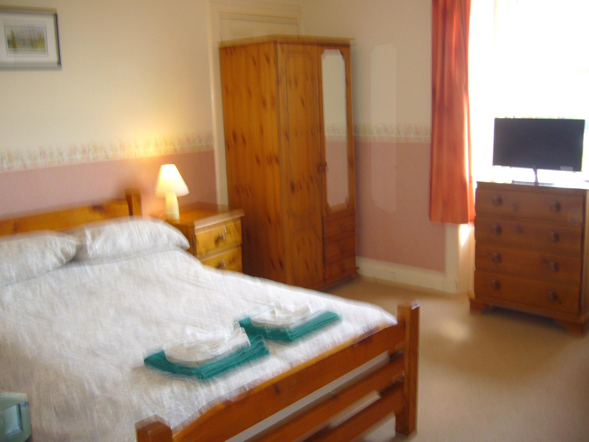 The Village Inn And Kirtle House B&B Rooms: Pictures & Reviews ...