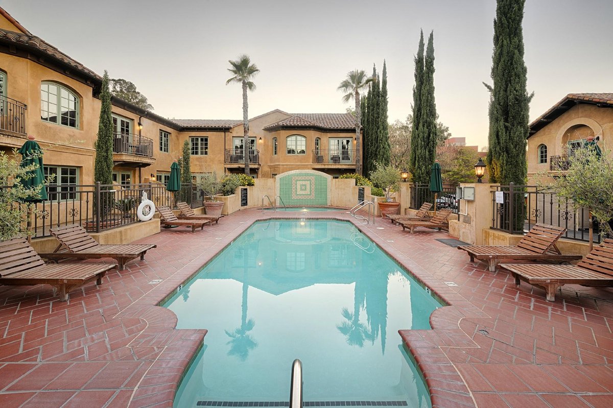 Hotel Los Gatos Pool: Pictures & Reviews - Tripadvisor