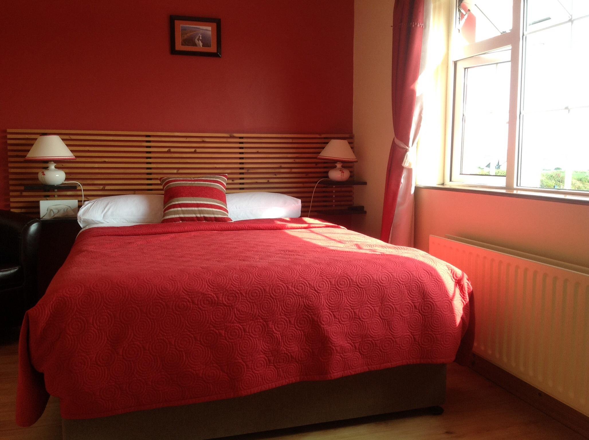 BROWNES BED & BREAKFAST DINGLE - Updated 2024 Guest House Reviews (Ireland)