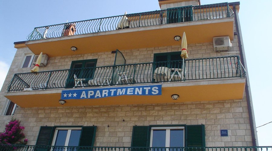 APARTMENTS NINA - Prices & Condominium Reviews (Croatia/Podstrana) APARTMENTS NINA - Prices &  Condominium Reviews (Croatia... 