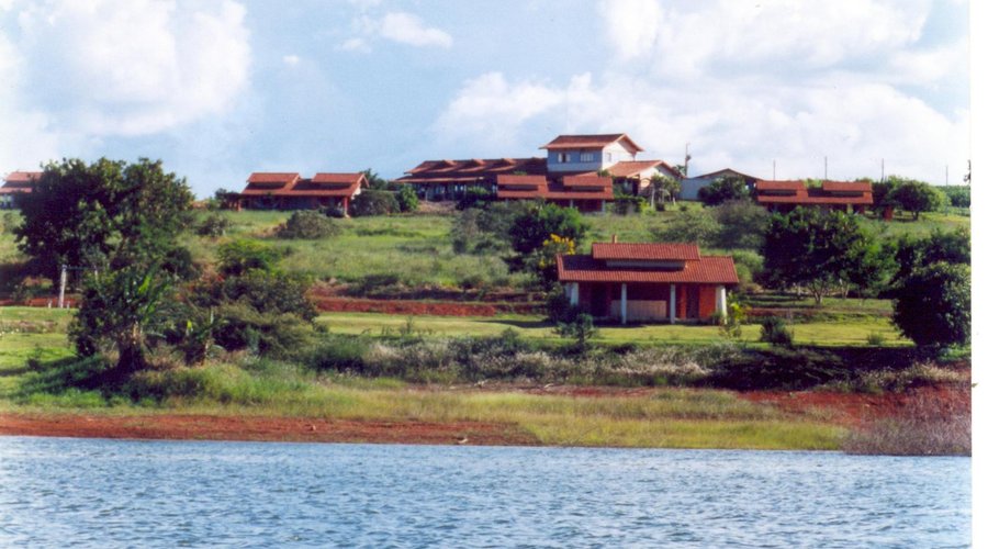 Hotel visto da Represa de Furnas