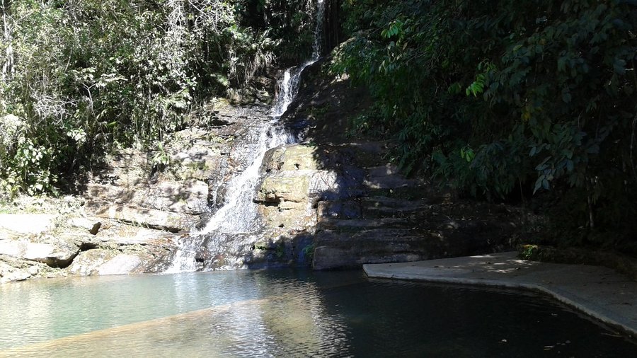 uma das cachoeiras do vale