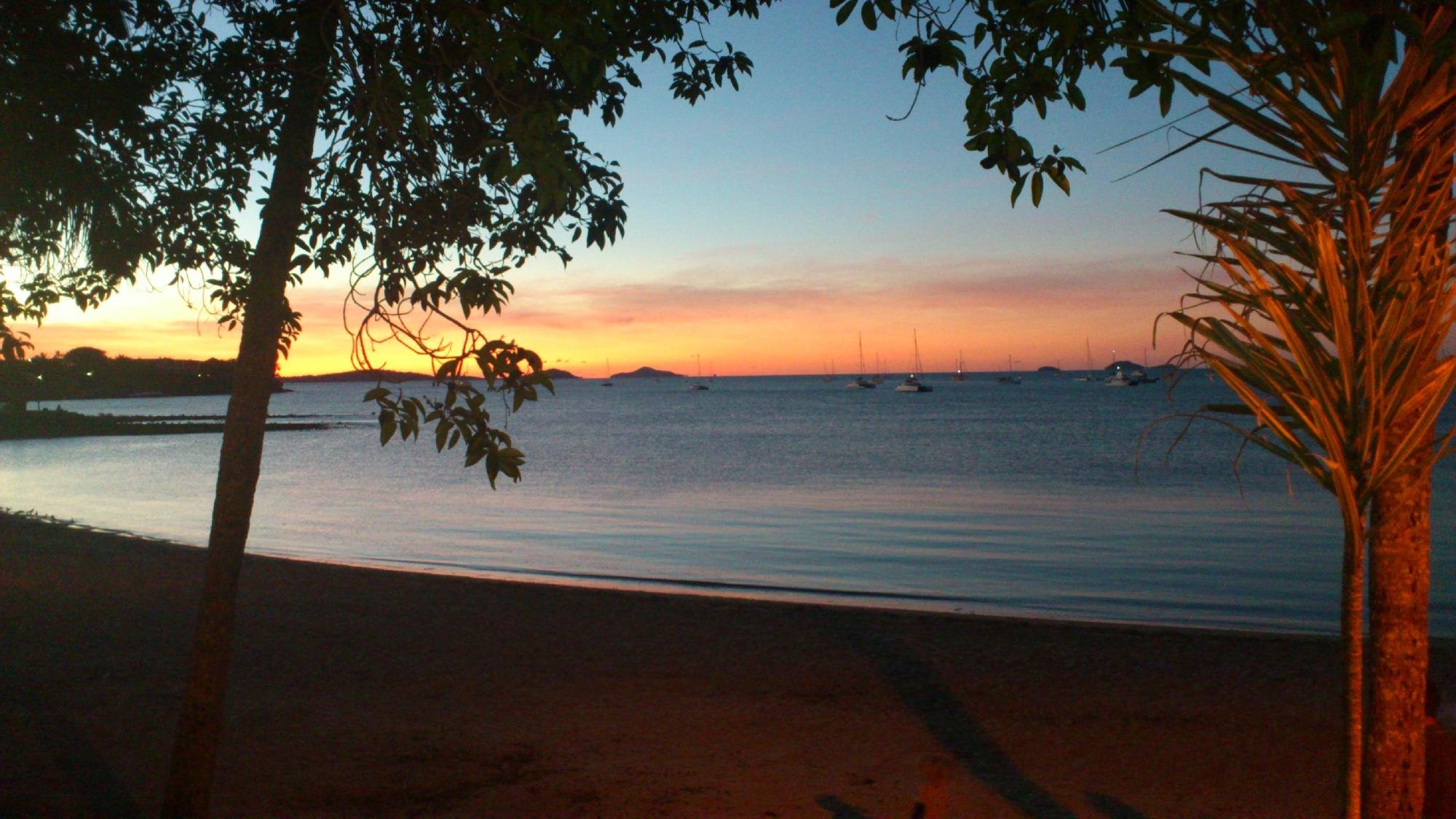 Airlie Beach Waterfront Accommodation by null