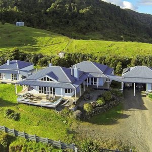 Nightingale Falls Farm Stay Retreat