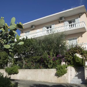Apostolos & Eleni Family Apartments