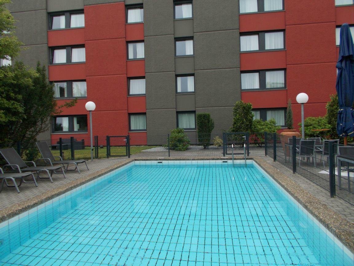 Further Hotel Mercure Nurnberg West Pool: Pictures & Reviews - Tripadvisor