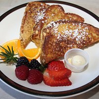 FRENCH TOAST AND FRUIT @ LA PRIMA PIZZA-CALISTOGA