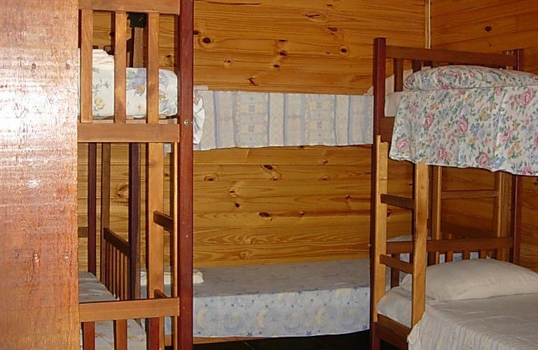 quartos de madeira (lambris) em harmonia com a natureza