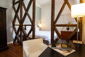Room & Suite