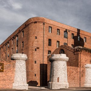 Main Entrance - Titanic Hotel Liverpool