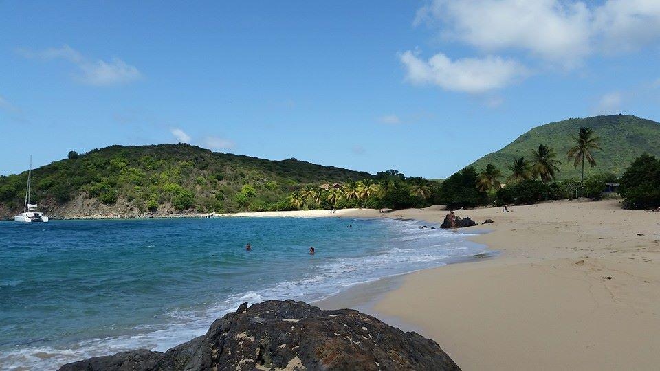 HAPPY BAY BEACH (Saint-Martin)