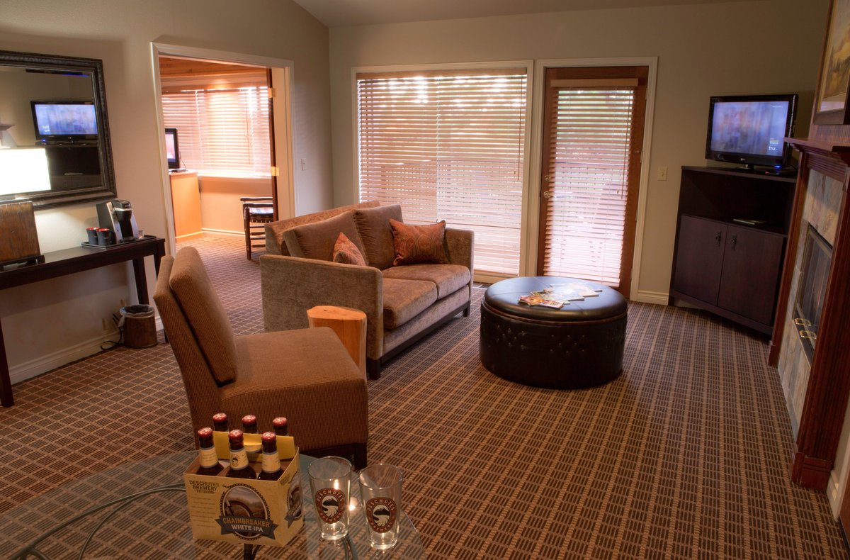 Pine Ridge Inn Private Balconies: Pictures & Reviews - Tripadvisor