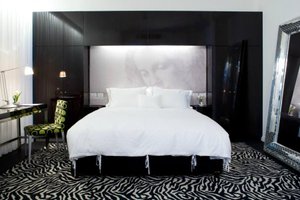 Room & Suite