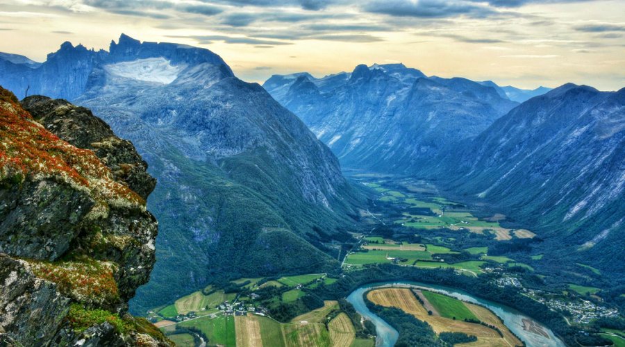 Royal view from Romsdalseggen ridge; Kongen and Dronninga. Trolltindene to the left.