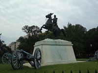 are dogs allowed in lafayette square