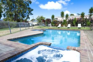 Pool & Beach