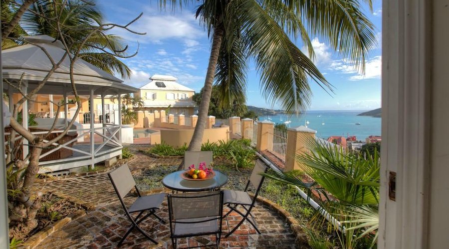 La Torre-outside dining, gazebo, pool area