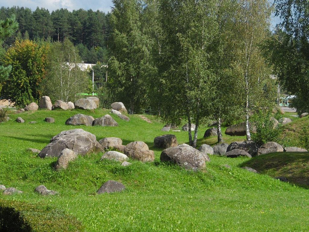 Stone museum. Минск валунов музей валунов. Парк валунов Минск вид сверху. Музей валунов в Минске фото. Беларусь Минск парк камней.