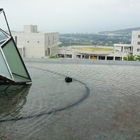 丘の上にあるので銅鑼の町を一望出来る