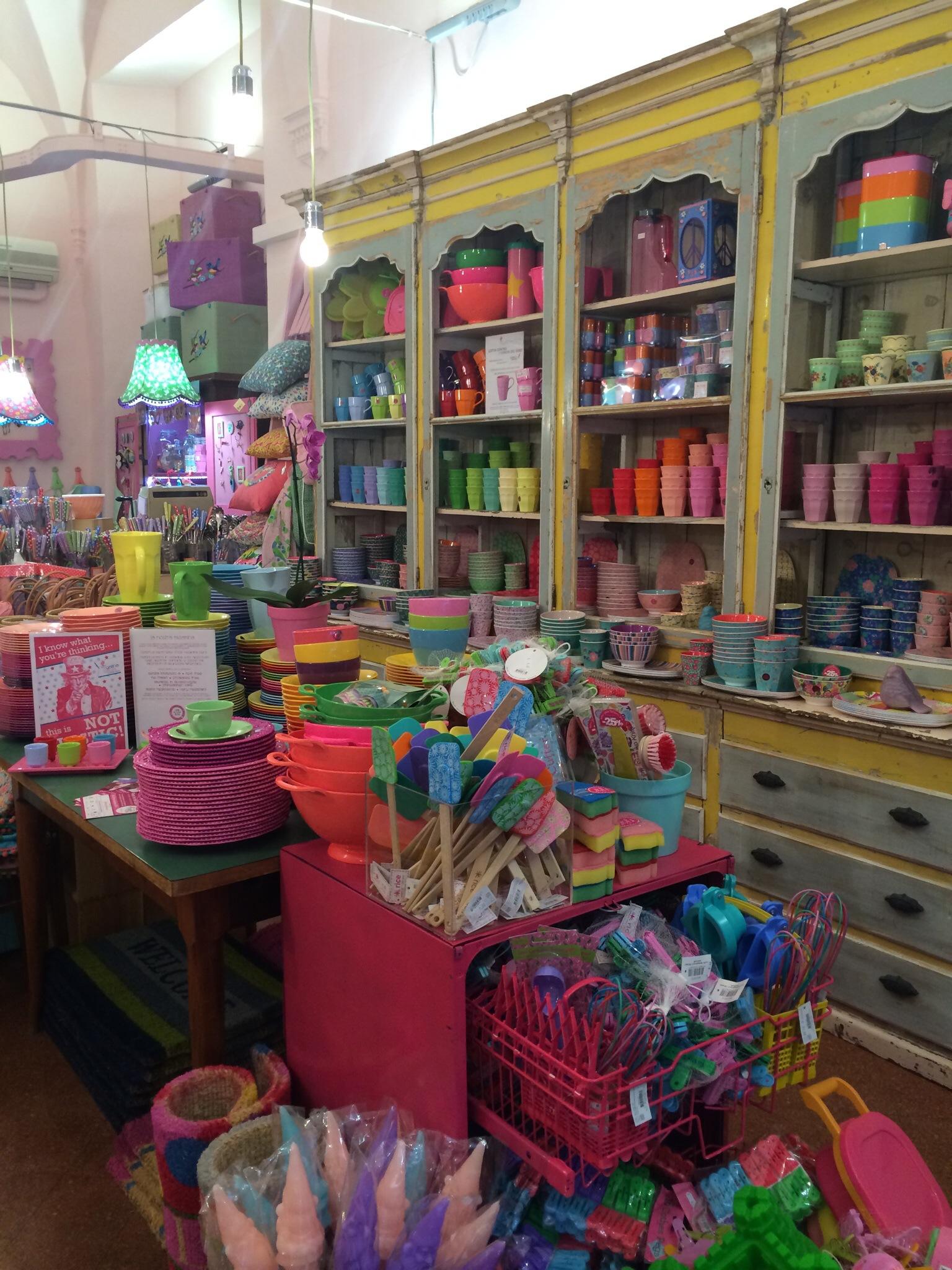 Bologna souvenir shop discount