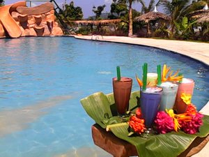 Pool & Beach