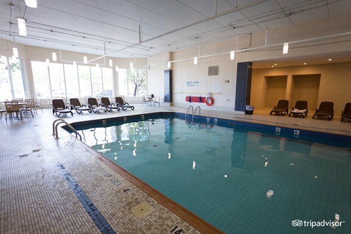 Niagara Falls Marriott on the Falls Pool Pictures & Reviews - Tripadvisor