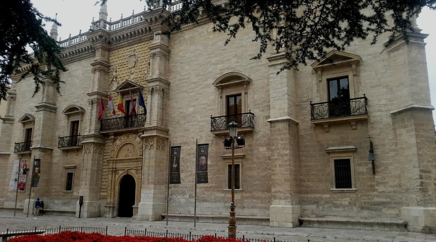 Fachada del Palacio Santa Cruz, Valladolid. España. Año 1492
Estilo renacentista