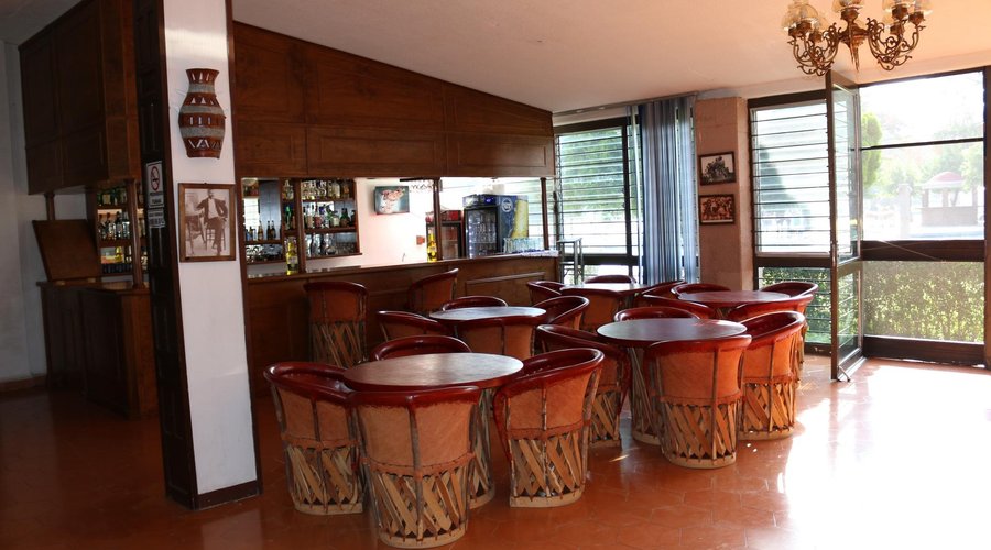 bar
