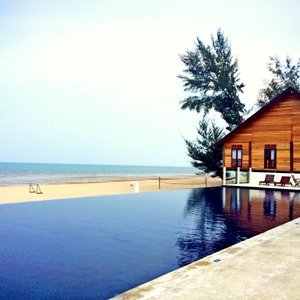Infinity pool 12ft depth