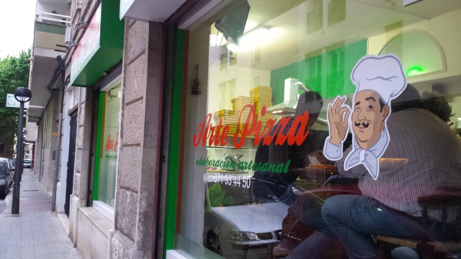 El local por fuera!